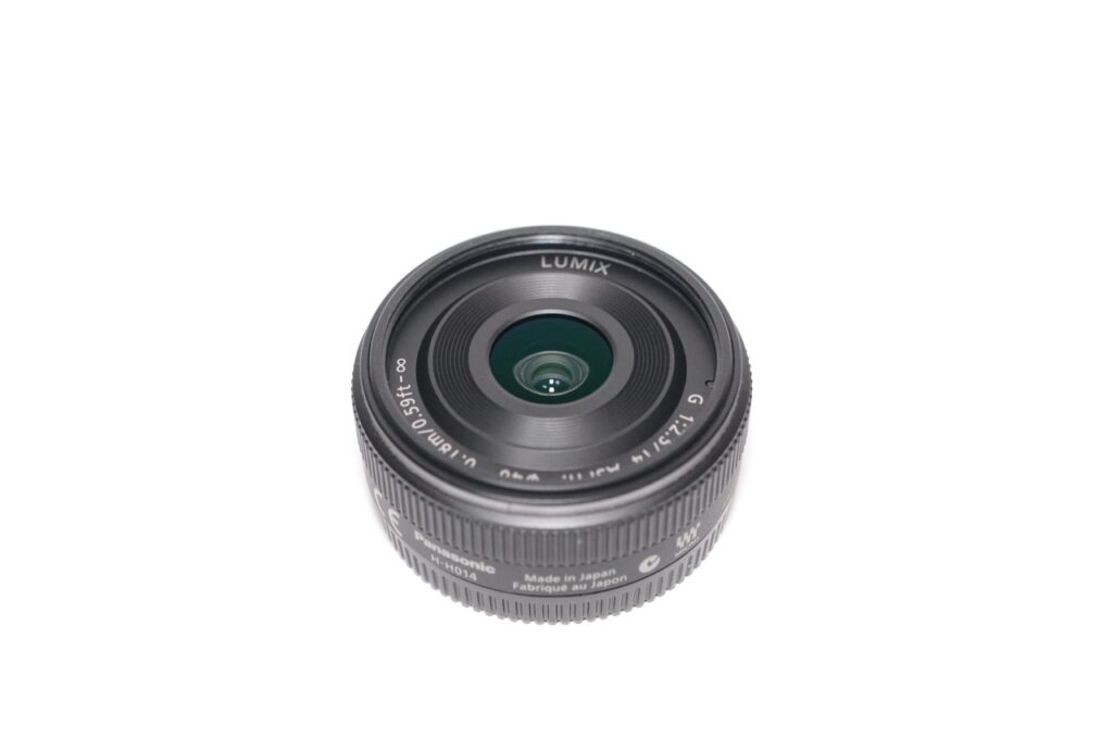 Lumix 14mm f2.5 小型 単焦点レンズ h-h014-